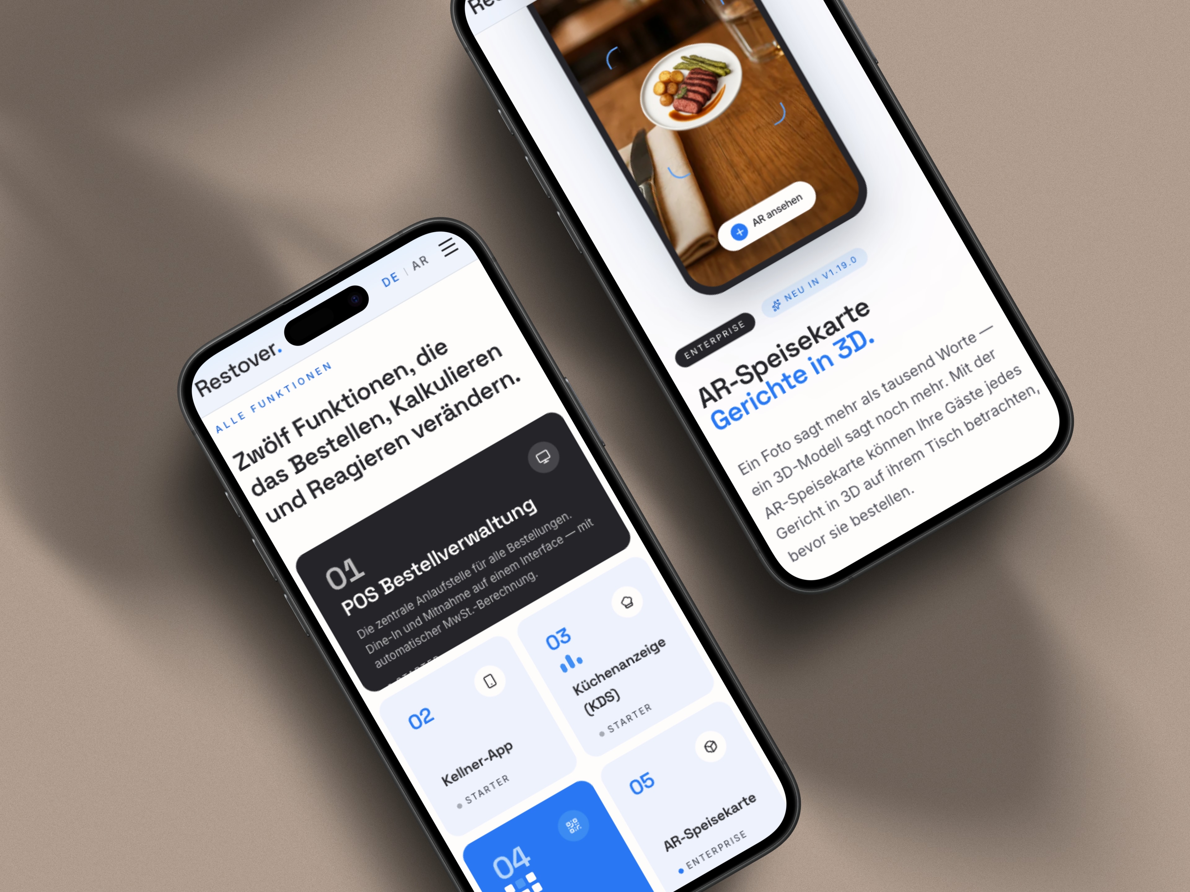 Zwei iPhones mit der mobilen Funktionsliste und der AR-Speisekarten-Seite